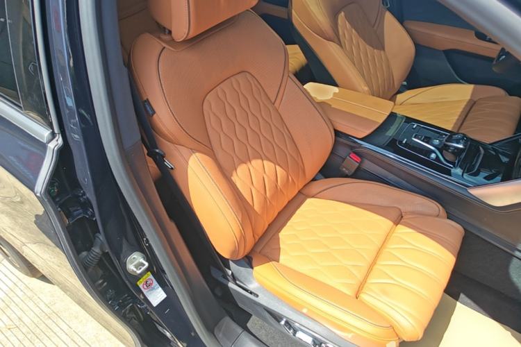 Used BYD Tang New Energy 2022 DM-p 215 km All-Wheel-Drive Deluxe Model Right Front Seat
