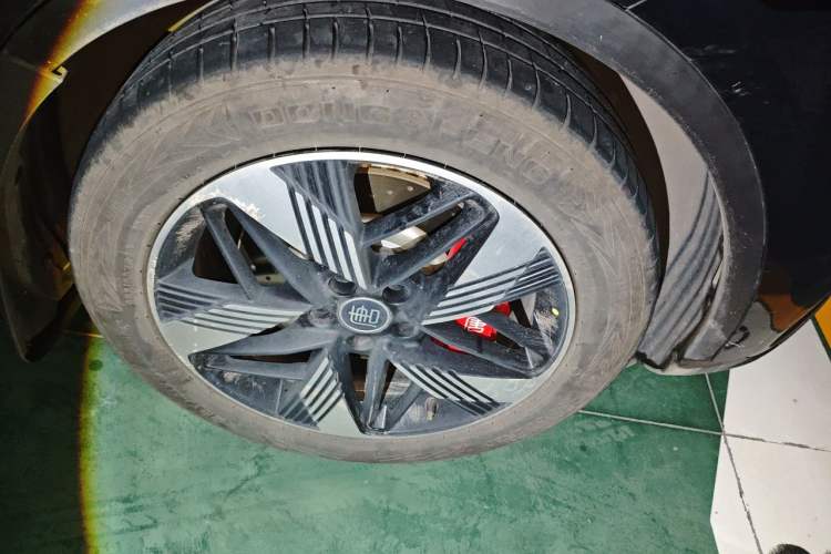 Used BYD Tang New Energy 2022 DM-i 252km Luxury Model Right Front Wheel Hub