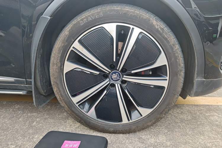 Used BYD Tang New Energy 2022 DM-p 215KM Four-Wheel Drive Flagship Model Right Front Wheel Hub