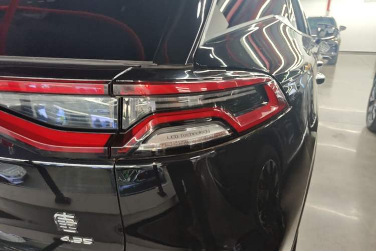 Used BYD Tang New Energy 2022 DM-p 215KM Four-Wheel Drive Flagship Model Right Rear Taillight