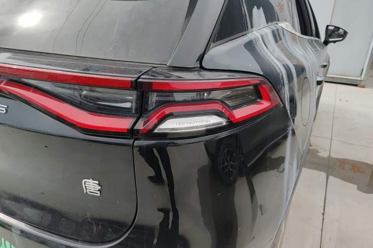 Used BYD Tang New Energy 2022 EV 730KM Luxury Model Right Rear Taillight