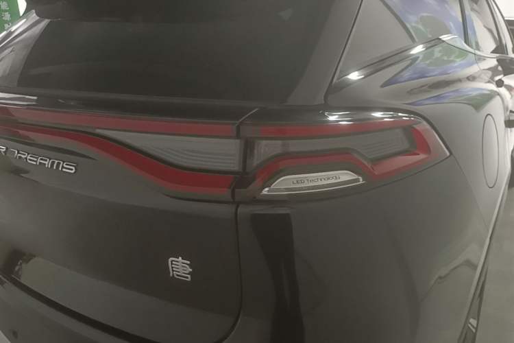 Used BYD Tang New Energy 2022 EV 730KM Luxury Model Right Rear Taillight