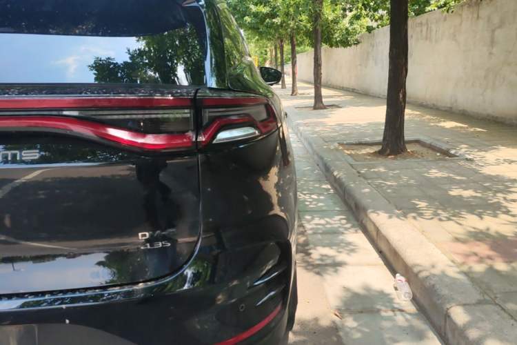 Used BYD Tang New Energy 2022 DM-p 215KM Four-Wheel Drive Flagship Model Right Rear Taillight