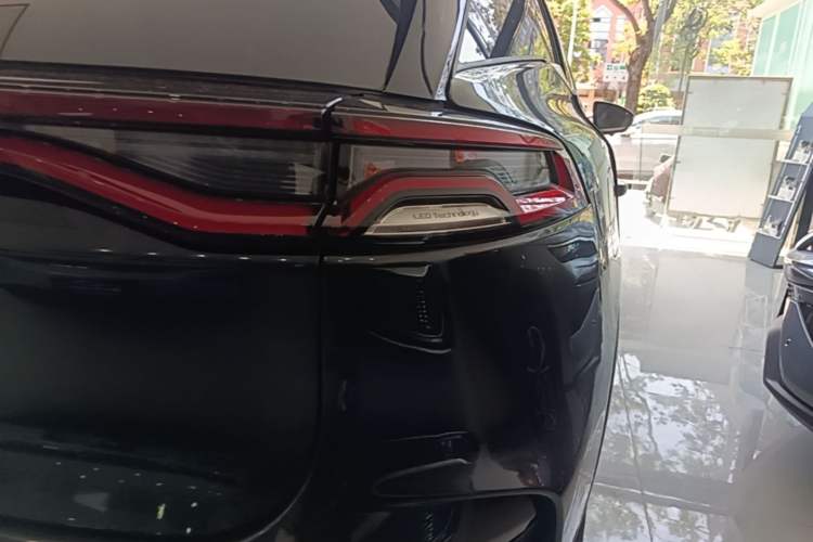 Used BYD Tang New Energy 2022 DM-p 215KM Four-Wheel Drive Flagship Model Right Rear Taillight