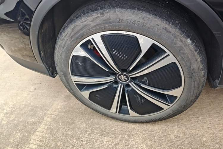 Used BYD Tang New Energy 2022 DM-p 215 km All-Wheel-Drive Deluxe Model Right Rear Wheel Hub
