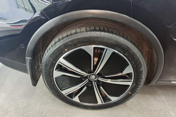 Used BYD Tang New Energy 2022 DM-p 215KM Four-Wheel Drive Flagship Model Right Rear Wheel Hub