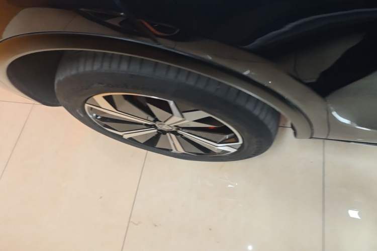 Used BYD Tang New Energy 2022 EV 730KM Luxury Model Right Rear Wheel Hub