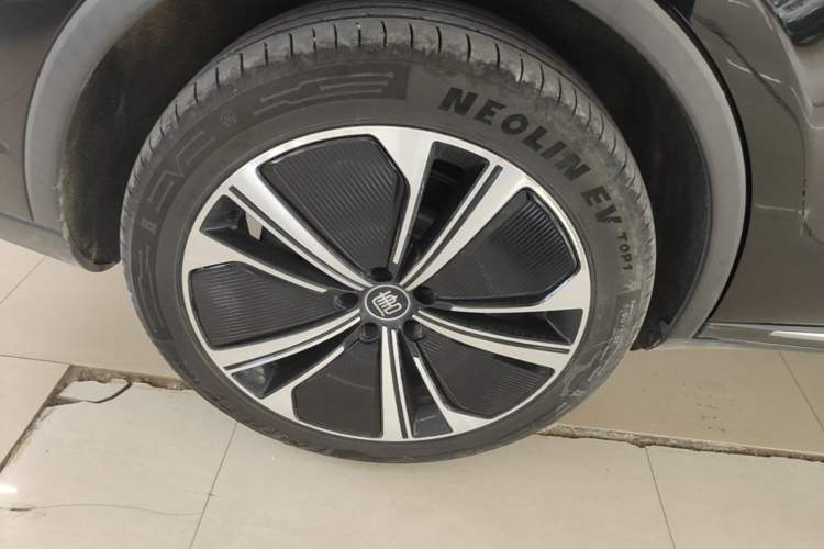 Used BYD Tang New Energy 2022 EV 635 km All-Wheel-Drive Flagship Model Right Rear Wheel Hub