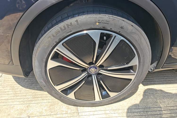 Used BYD Tang New Energy 2022 DM-p 215 km All-Wheel-Drive Deluxe Model Right Rear Wheel Hub