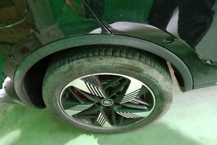 Used BYD Tang New Energy 2022 DM-i 252km Luxury Model Right Rear Wheel Hub