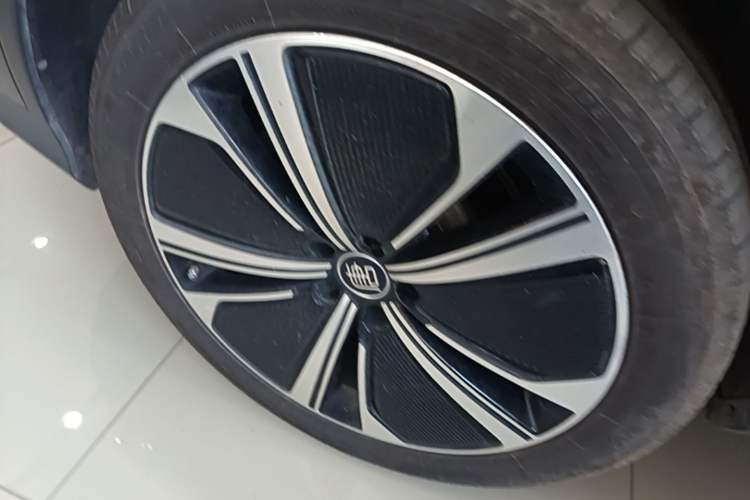 Used BYD Tang New Energy 2022 DM-p 215KM Four-Wheel Drive Flagship Model Right Rear Wheel Hub