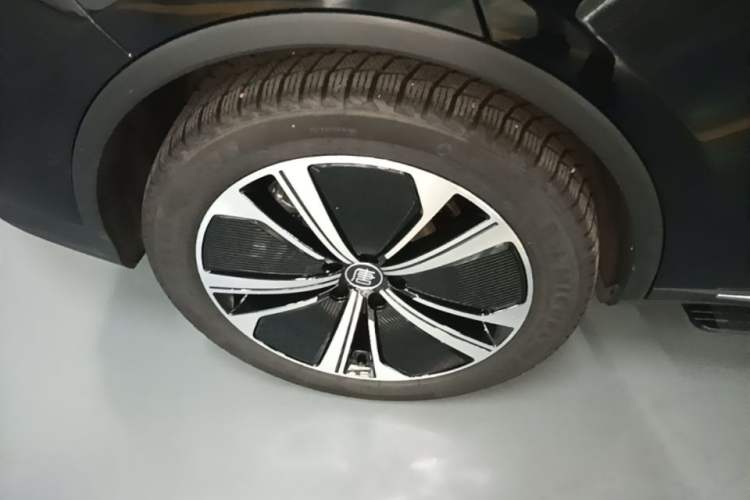 Used BYD Tang New Energy 2022 DM-p 215KM Four-Wheel Drive Flagship Model Right Rear Wheel Hub
