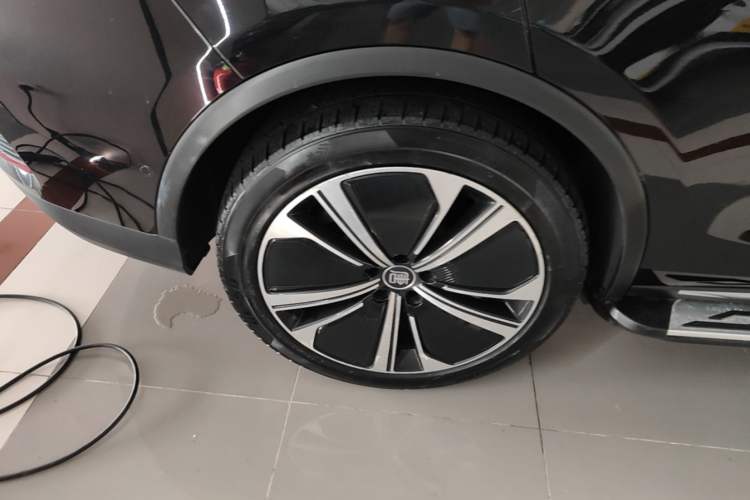 Used BYD Tang New Energy 2022 DM-p 215KM Four-Wheel Drive Flagship Model Right Rear Wheel Hub