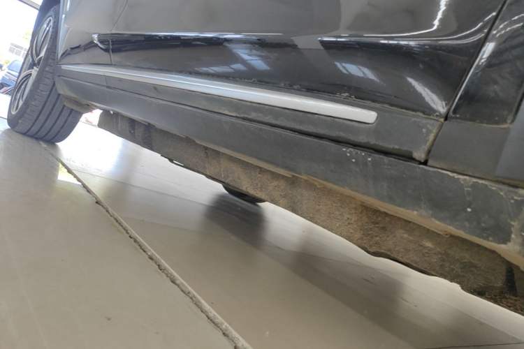 Used BYD Tang New Energy 2022 EV 635 km All-Wheel-Drive Flagship Model Right Side Sill