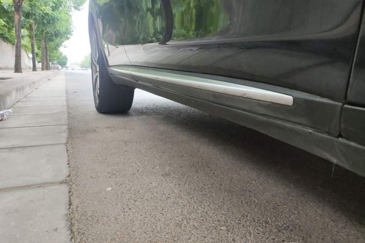 Used BYD Tang New Energy 2022 DM-p 215KM Four-Wheel Drive Flagship Model Right Side Sill