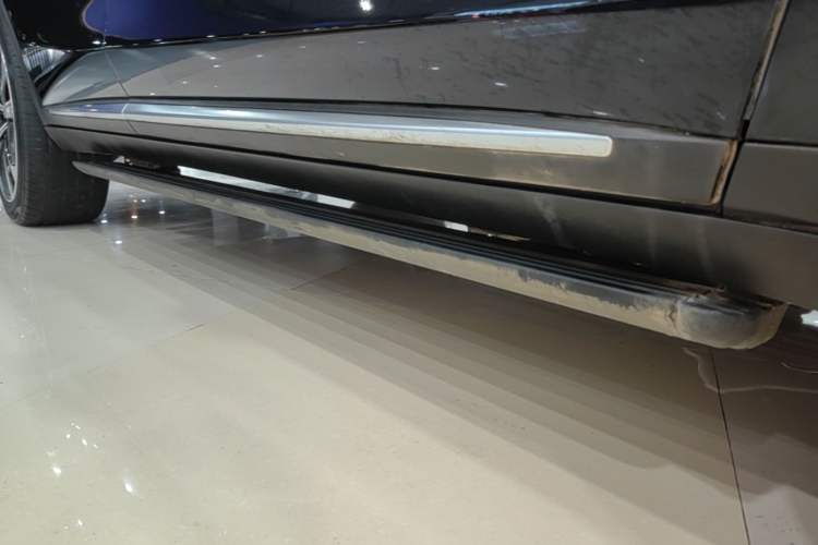 Used BYD Tang New Energy 2022 DM-p 215 km All-Wheel-Drive Deluxe Model Right Side Sill