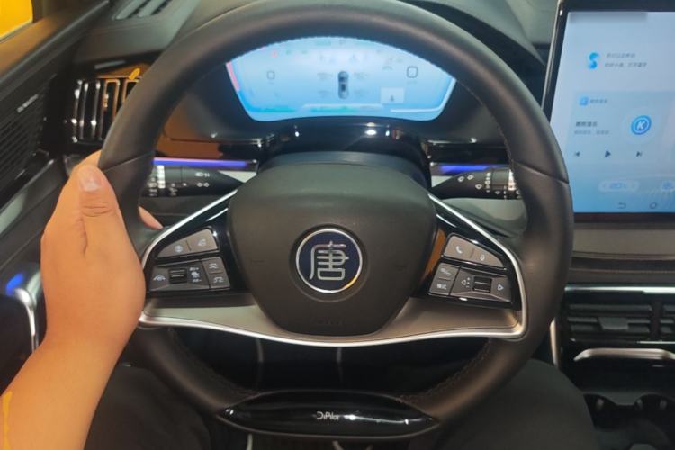 Used BYD Tang New Energy 2022 EV 730KM Luxury Model Steering Wheel