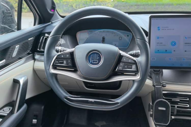 Used BYD Tang New Energy 2022 EV 730KM Luxury Model Steering Wheel
