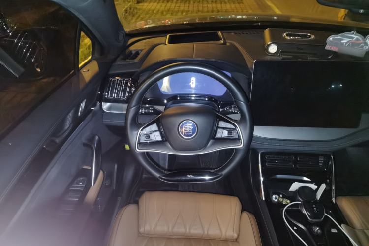 Used BYD Tang New Energy 2022 EV 730KM Luxury Model Steering Wheel