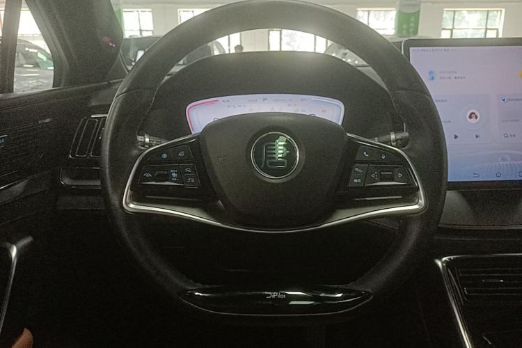 Used BYD Tang New Energy 2022 EV 730KM Luxury Model Steering Wheel