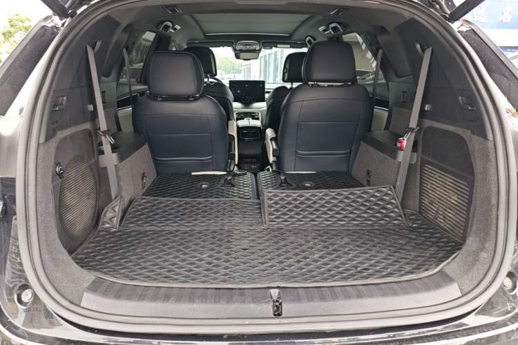 Used BYD Tang New Energy 2022 EV 730KM Luxury Model Trunk