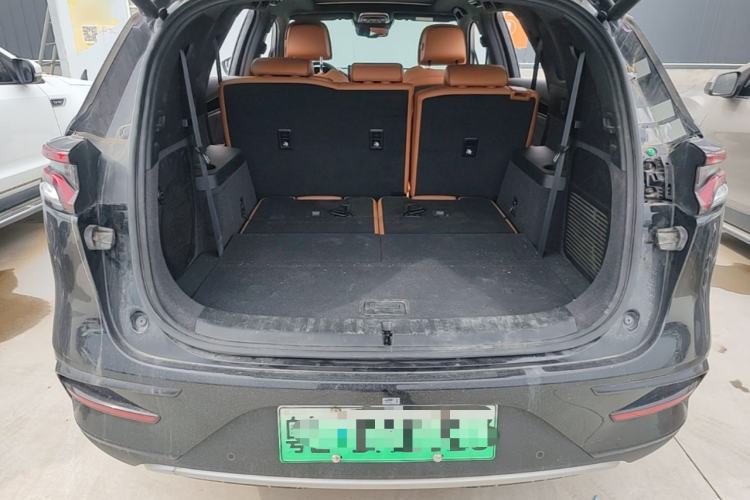 Used BYD Tang New Energy 2022 EV 730KM Luxury Model Trunk