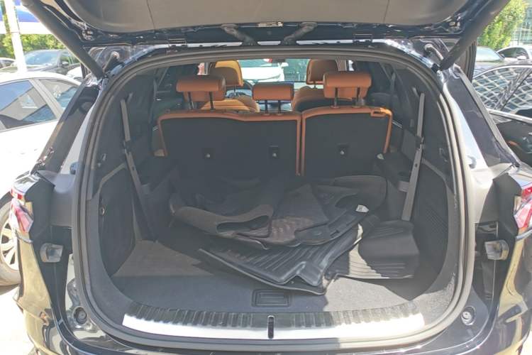 Used BYD Tang New Energy 2022 DM-p 215 km All-Wheel-Drive Deluxe Model Trunk