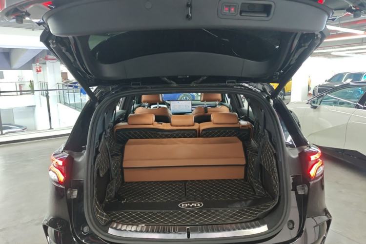 Used BYD Tang New Energy 2022 DM-p 215KM Four-Wheel Drive Flagship Model Trunk