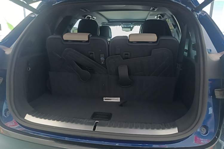 Used BYD Tang New Energy 2022 DM-p 215KM Four-Wheel Drive Flagship Model Trunk