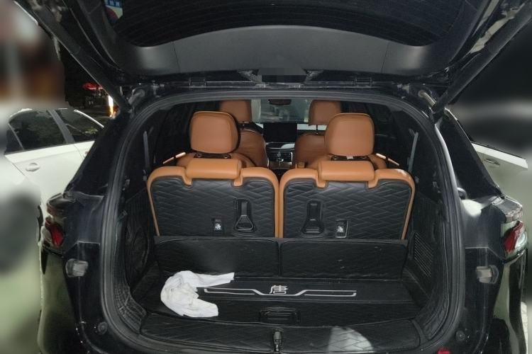Used BYD Tang New Energy 2022 EV 730KM Luxury Model Trunk
