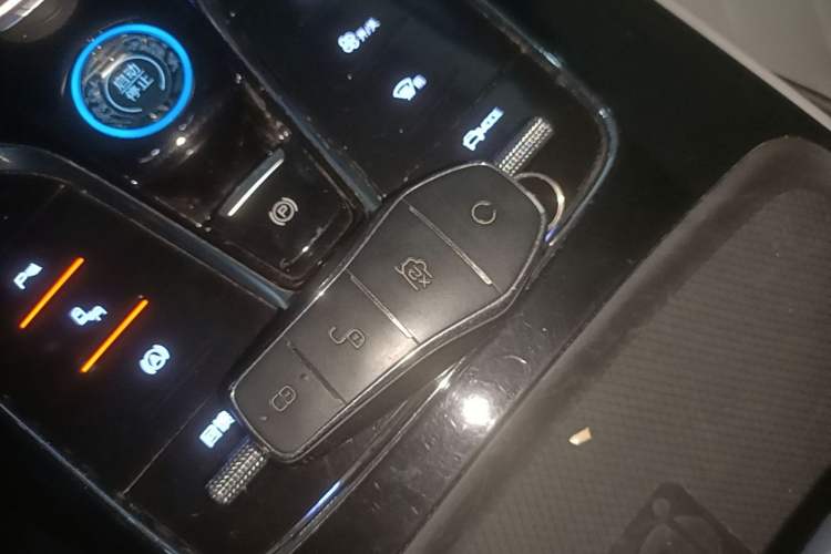 Used BYD Tang New Energy 2022 EV 730KM Luxury Model Vehicle Key