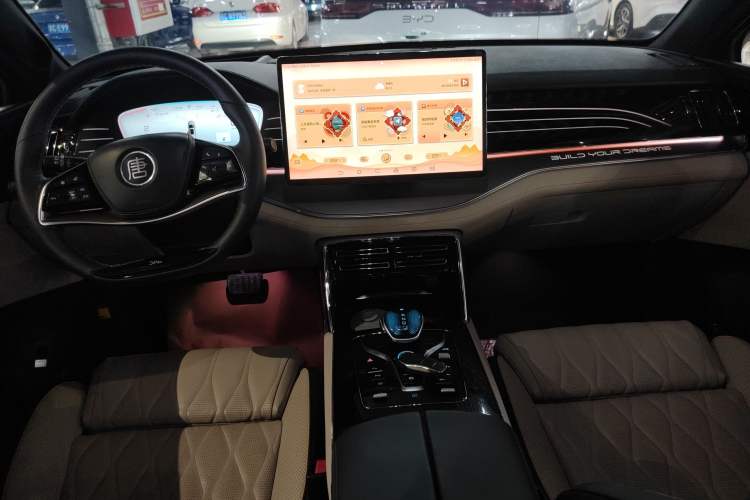 Used BYD Tang New Energy 2022 EV 635 km All-Wheel-Drive Flagship Model Audio And AC Panel