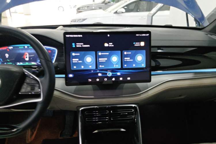 Used BYD Tang New Energy 2022 EV 635 km All-Wheel-Drive Flagship Model Audio And AC Panel