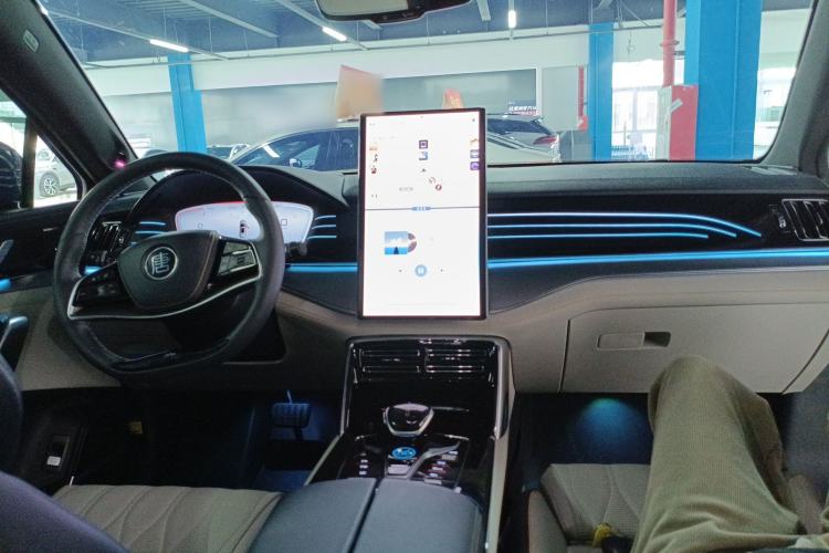 Used BYD Tang New Energy 2022 EV 635 km All-Wheel-Drive Flagship Model Center Console