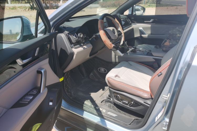 Used BYD Tang New Energy 2022 EV 730KM Luxury Model Driver Seat
