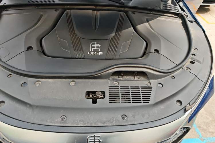 Used BYD Tang New Energy 2022 DM-p 215KM Four-Wheel Drive Flagship Model Engine Bay Left