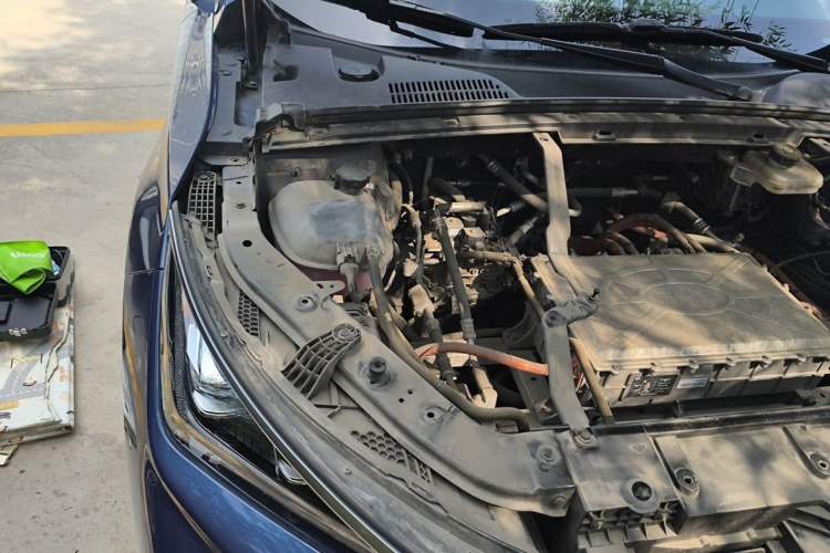 Used BYD Tang New Energy 2022 EV 635 km All-Wheel-Drive Flagship Model Engine Bay Right