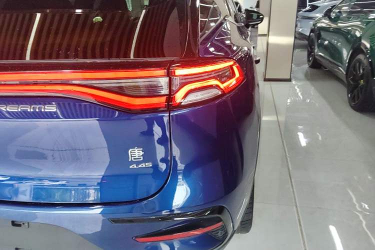 Used BYD Tang New Energy 2022 EV 635 km All-Wheel-Drive Flagship Model Exterior 3