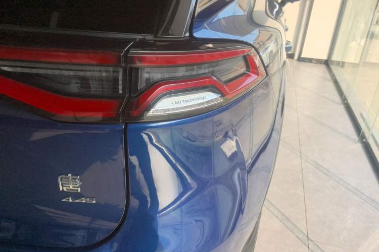 Used BYD Tang New Energy 2022 EV 635 km All-Wheel-Drive Flagship Model Exterior 3