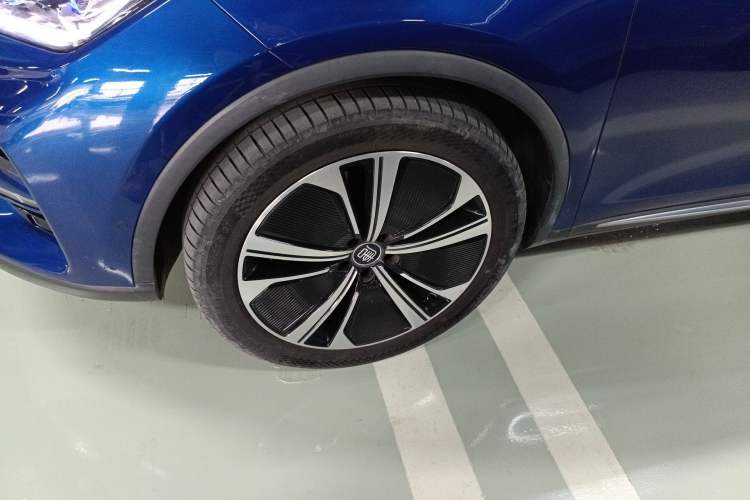 Used BYD Tang New Energy 2022 EV 635 km All-Wheel-Drive Flagship Model Exterior 4