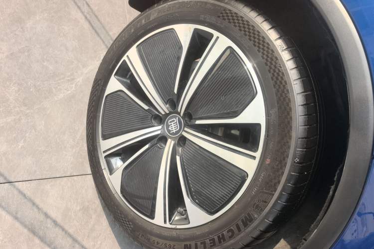 Used BYD Tang New Energy 2022 EV 635 km All-Wheel-Drive Flagship Model Exterior 5