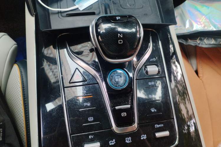 Used BYD Tang New Energy 2022 DM-p 215KM Four-Wheel Drive Flagship Model Gear Lever