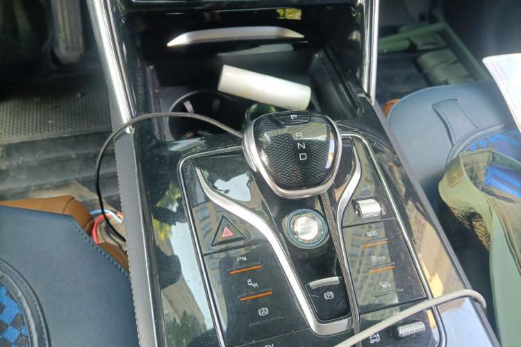 Used BYD Tang New Energy 2022 DM-p 215 km All-Wheel-Drive Deluxe Model Gear Lever