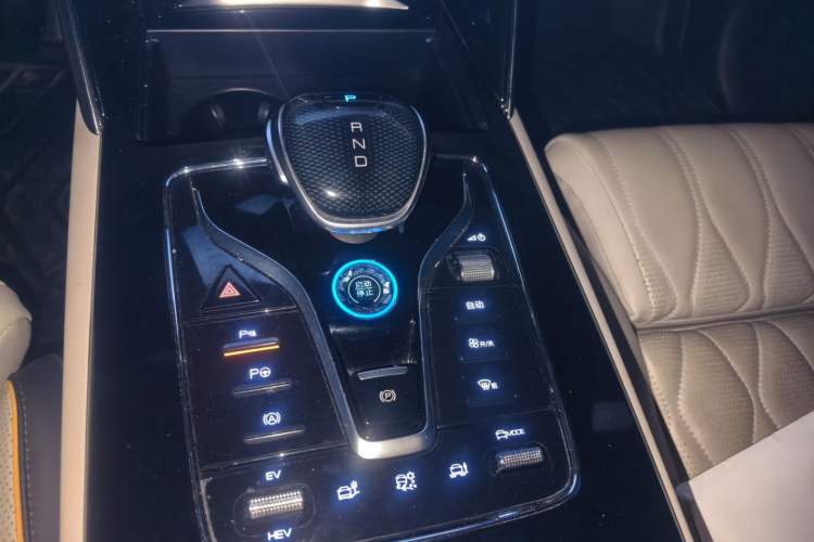 Used BYD Tang New Energy 2022 DM-p 215KM Four-Wheel Drive Flagship Model Gear Lever