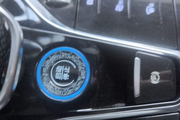 Used BYD Tang New Energy 2022 EV 635 km All-Wheel-Drive Flagship Model Interior 1