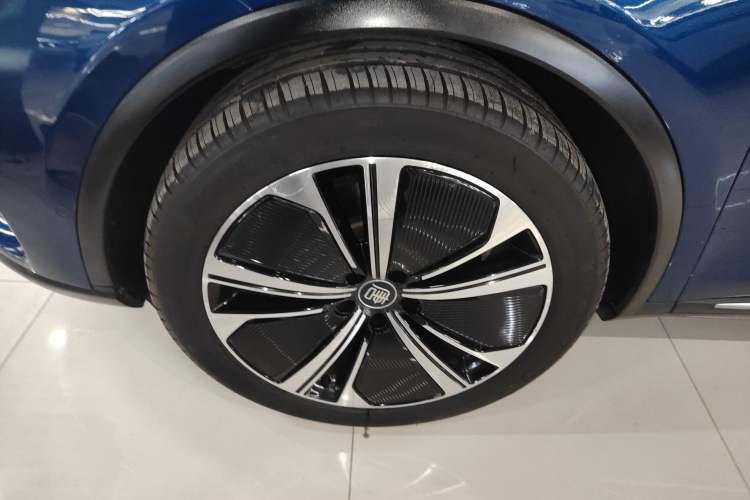 Used BYD Tang New Energy 2022 EV 635 km All-Wheel-Drive Flagship Model Left Front Wheel Hub