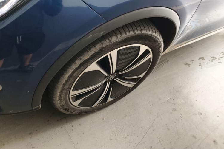 Used BYD Tang New Energy 2022 EV 635 km All-Wheel-Drive Flagship Model Left Front Wheel Hub