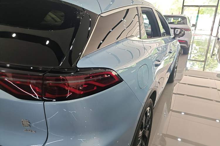 Used BYD Tang New Energy 2022 DM-p 215KM Four-Wheel Drive Flagship Model Right Rear Taillight