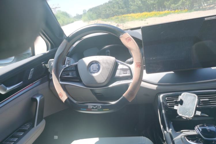 Used BYD Tang New Energy 2022 EV 730KM Luxury Model Steering Wheel