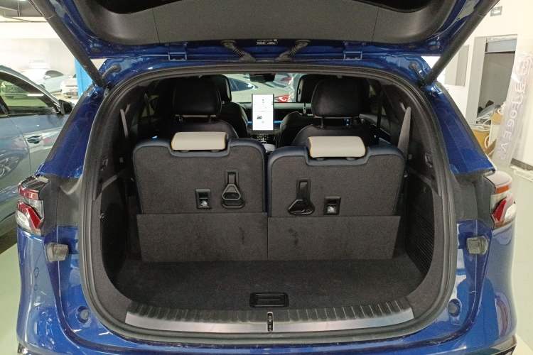 Used BYD Tang New Energy 2022 EV 635 km All-Wheel-Drive Flagship Model Trunk
